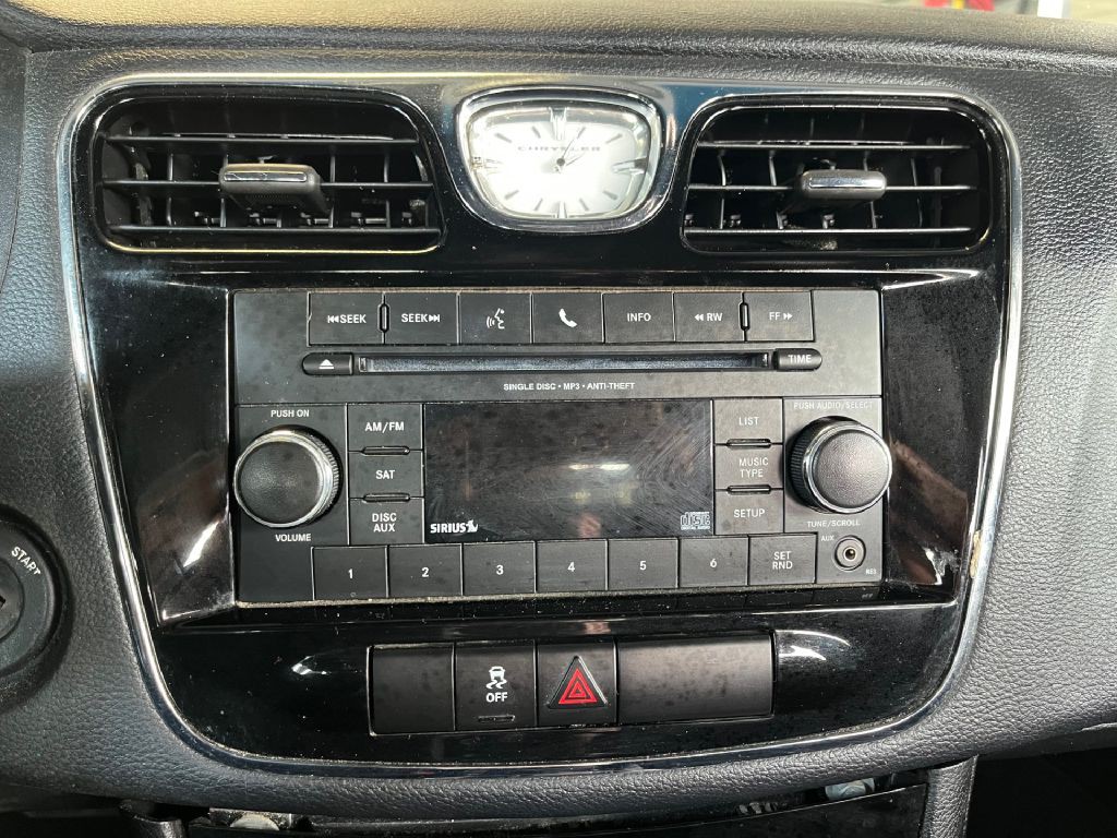 2012 Chrysler 200 Image 14
