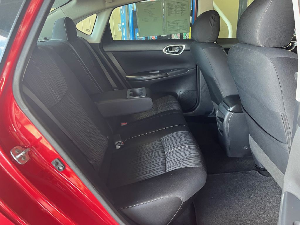 2016 Nissan Sentra Image 10