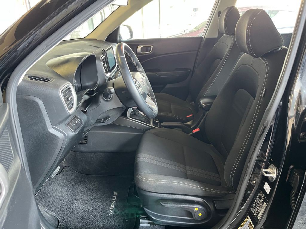 2022 Hyundai Venue Image 8