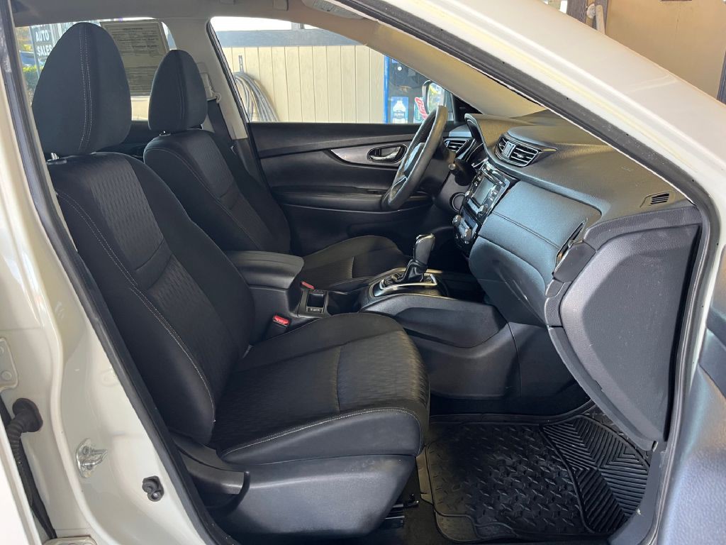 2017 Nissan Rogue Image 12