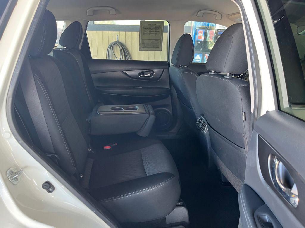 2017 Nissan Rogue Image 13