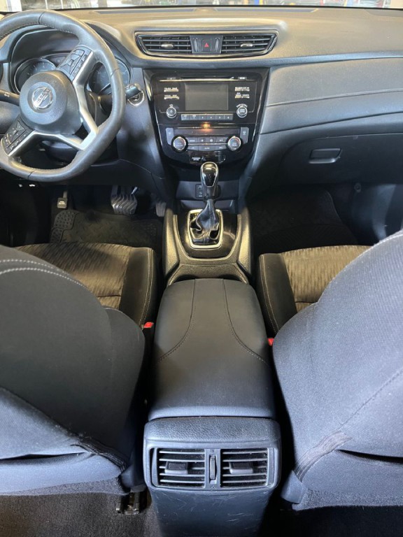 2017 Nissan Rogue Image 15