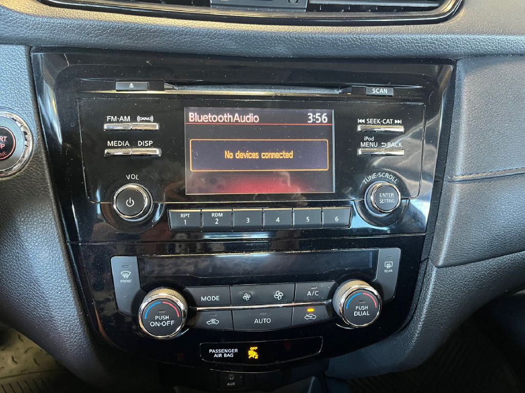 2017 Nissan Rogue Image 17