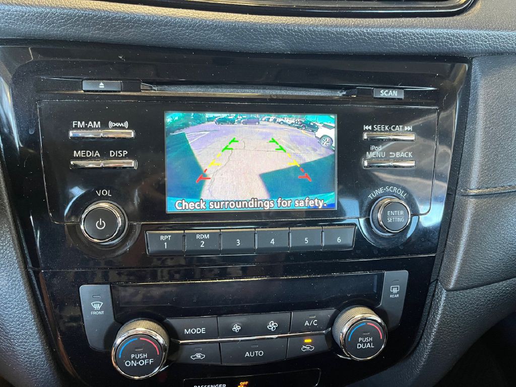 2017 Nissan Rogue Image 18