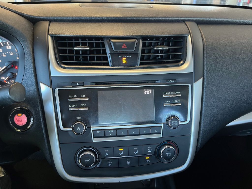 2016 Nissan Altima Image 14