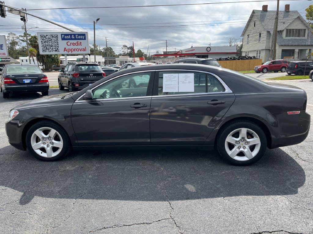 2010 Chevrolet Malibu Image 1