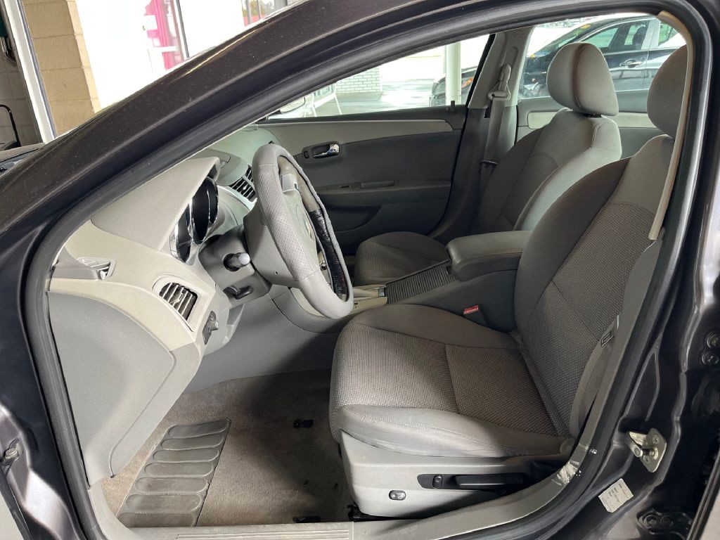 2010 Chevrolet Malibu Image 7