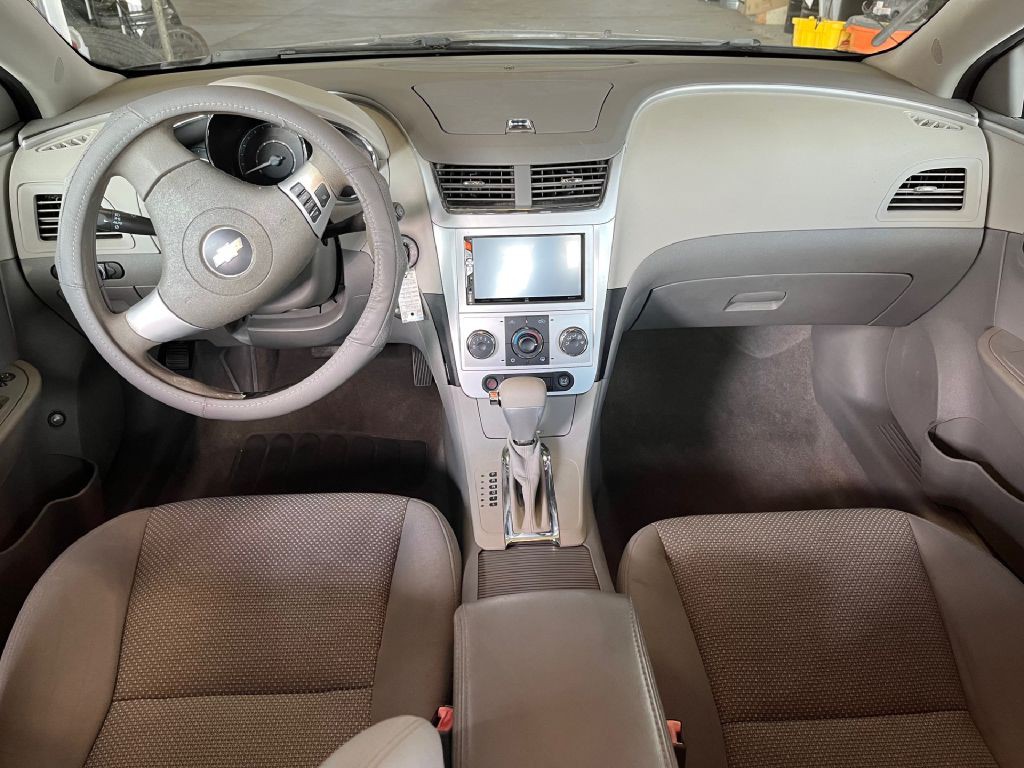 2010 Chevrolet Malibu Image 11