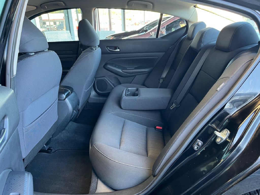 2020 Nissan Altima Image 8