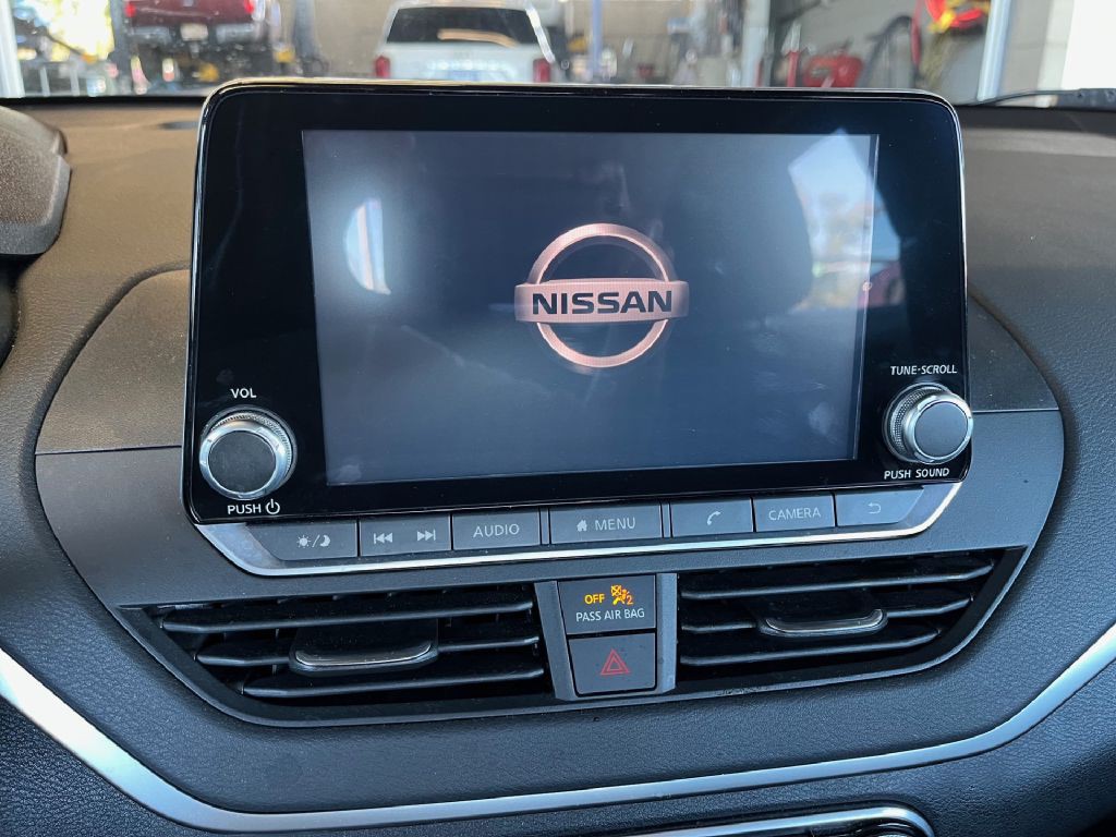 2020 Nissan Altima Image 14