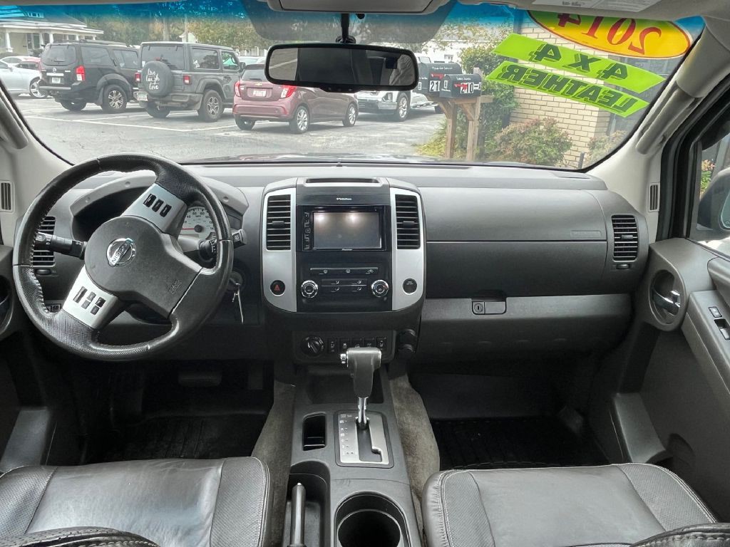 2014 Nissan Xterra Image 12