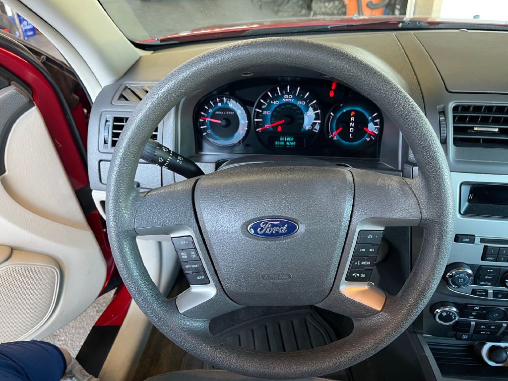 2012 Ford Fusion Image 16