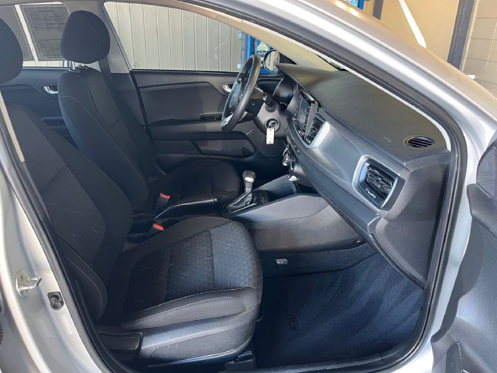 2020 Kia Rio Image 9