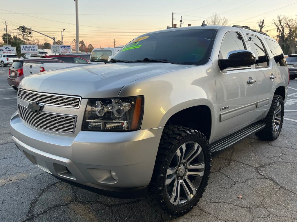 2014 Chevrolet Tahoe Image 2