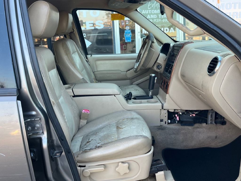 2006 Ford Explorer Image 9