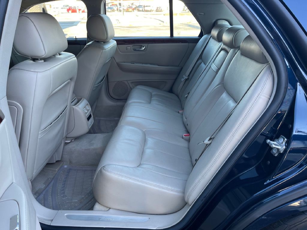 2006 Cadillac DTS Image 8