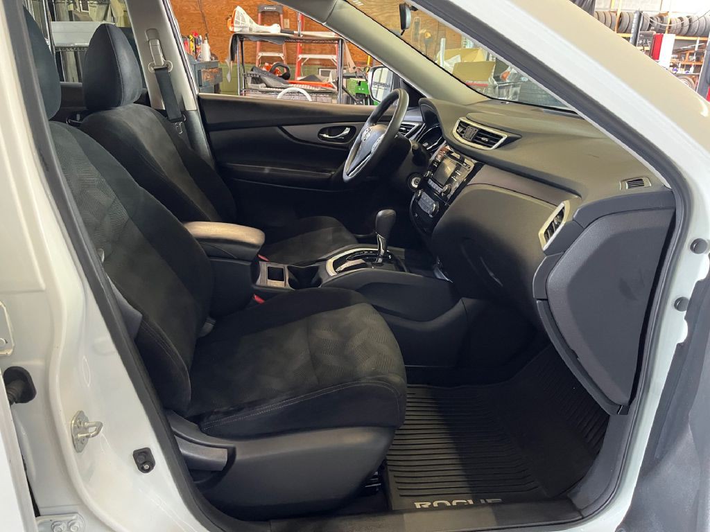 2016 Nissan Rogue Image 8