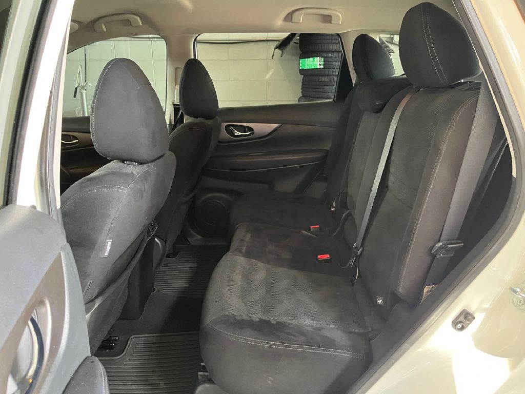 2016 Nissan Rogue Image 9