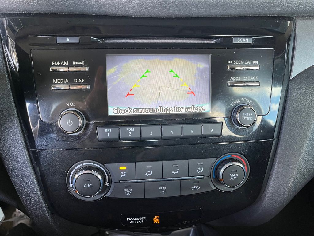 2016 Nissan Rogue Image 14