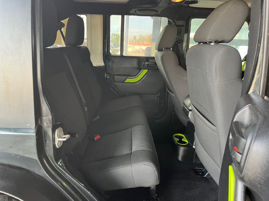 2012 Jeep Wrangler Unlimited Image 12