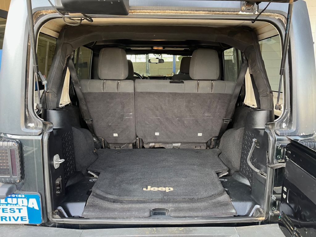2012 Jeep Wrangler Unlimited Image 13