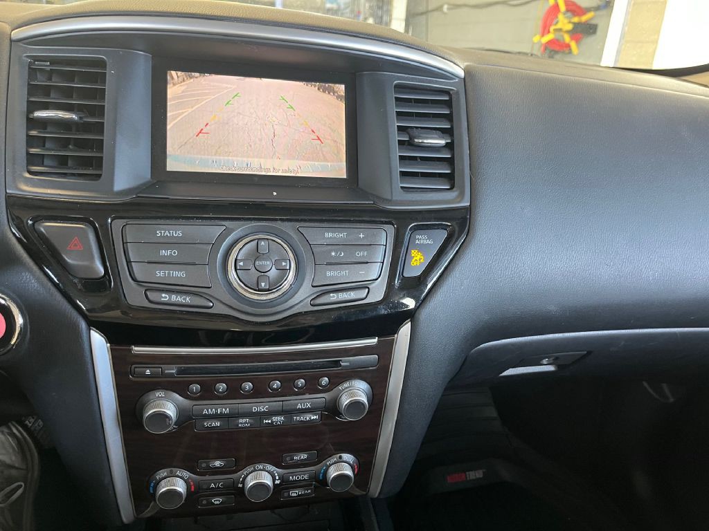 2014 Nissan Pathfinder Image 16