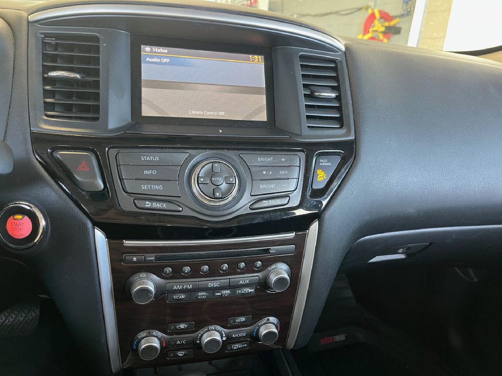 2014 Nissan Pathfinder Image 17