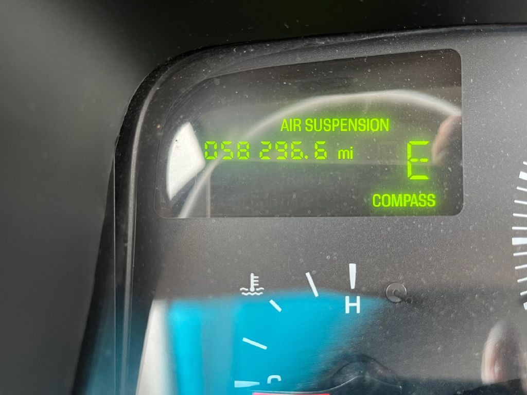 2002 Lincoln Town Car Image 16