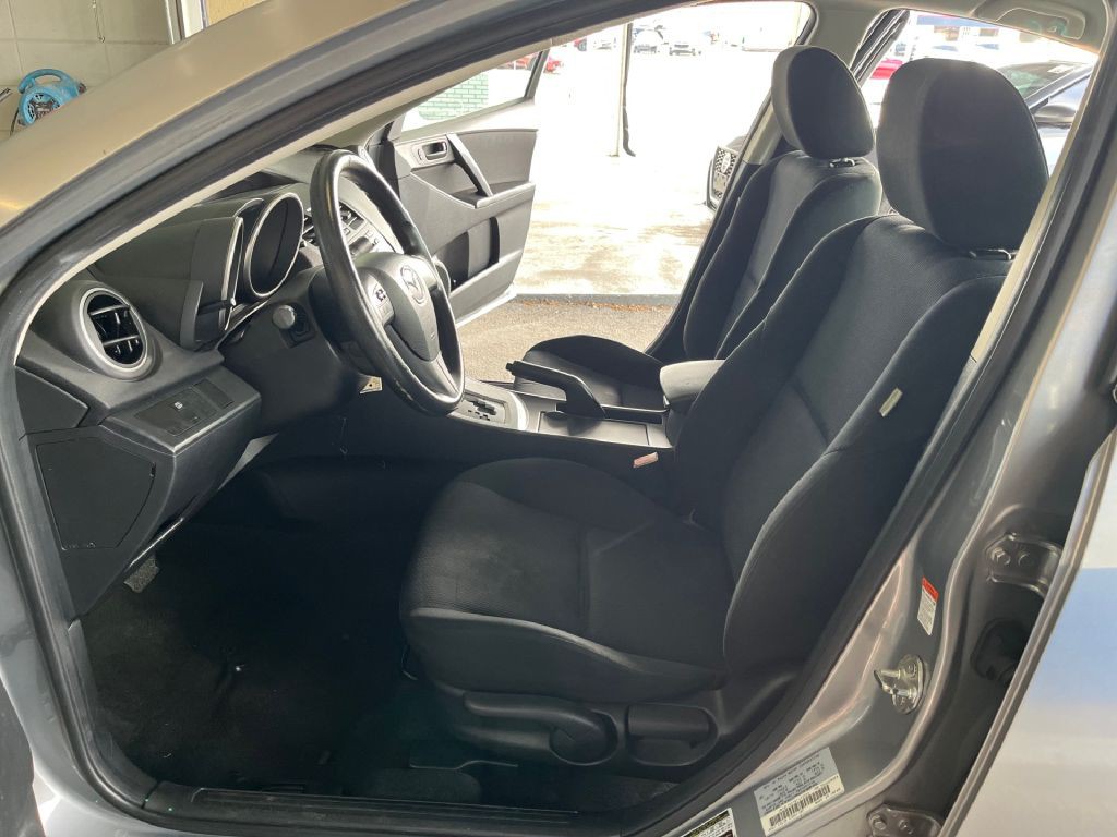 2011 Mazda Mazda3 Image 9