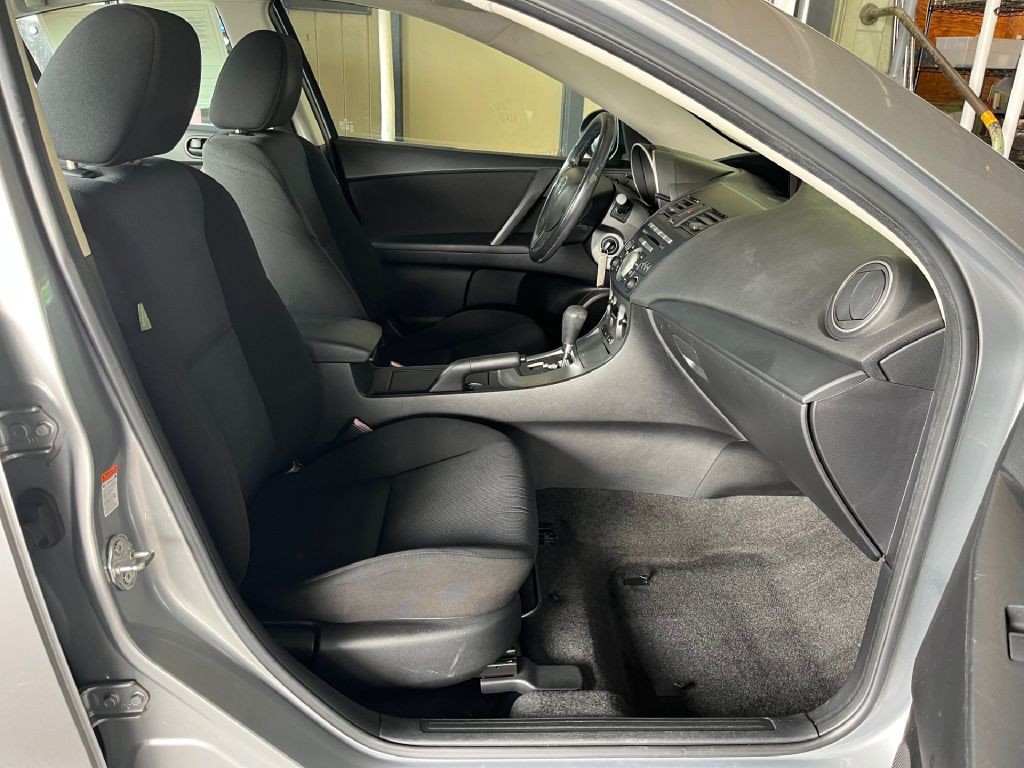 2011 Mazda Mazda3 Image 11