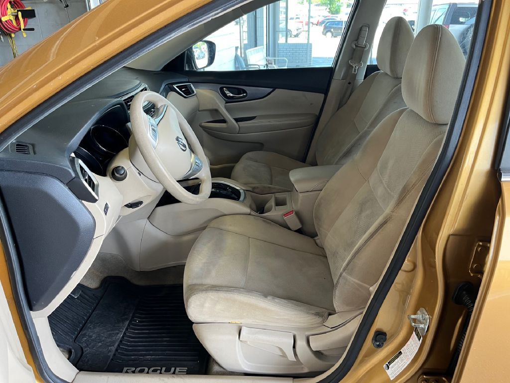 2015 Nissan Rogue Image 9