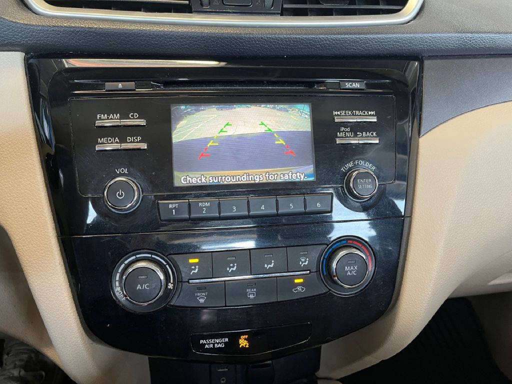 2015 Nissan Rogue Image 16