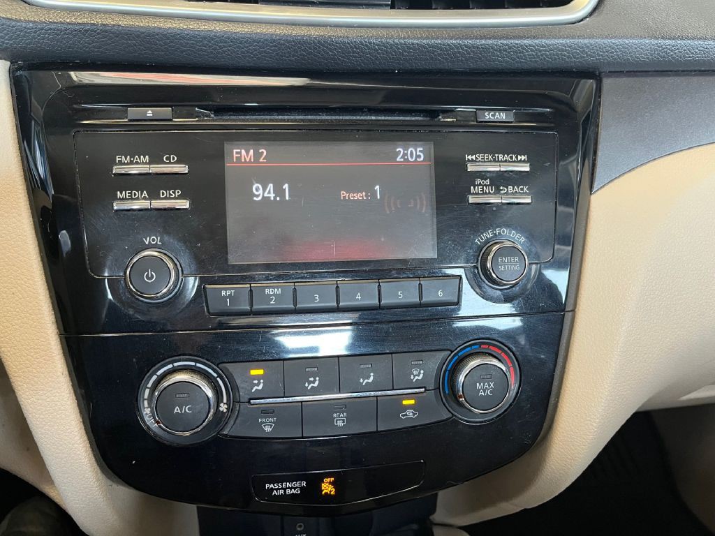 2015 Nissan Rogue Image 17