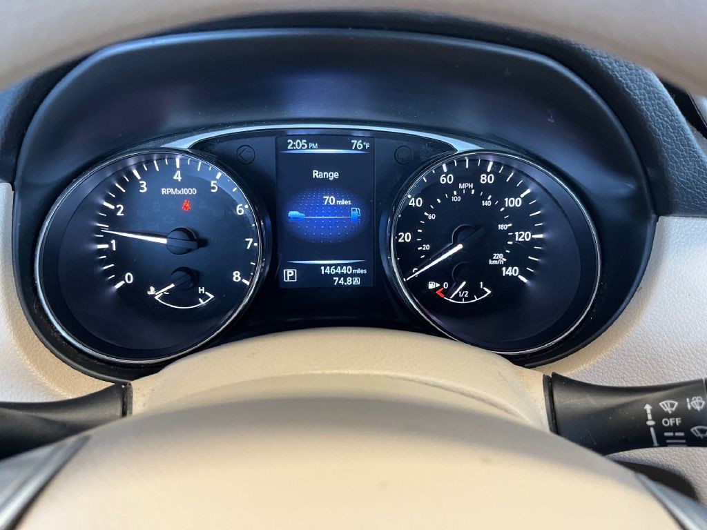 2015 Nissan Rogue Image 18