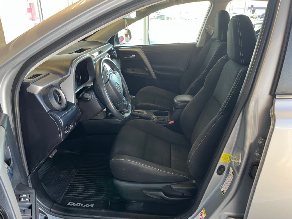 2018 Toyota Rav4 Image 9