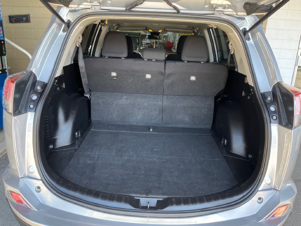 2018 Toyota Rav4 Image 13