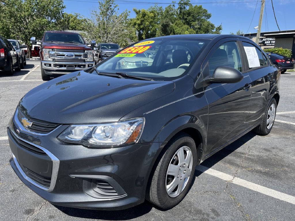 2018 Chevrolet Sonic Image 2