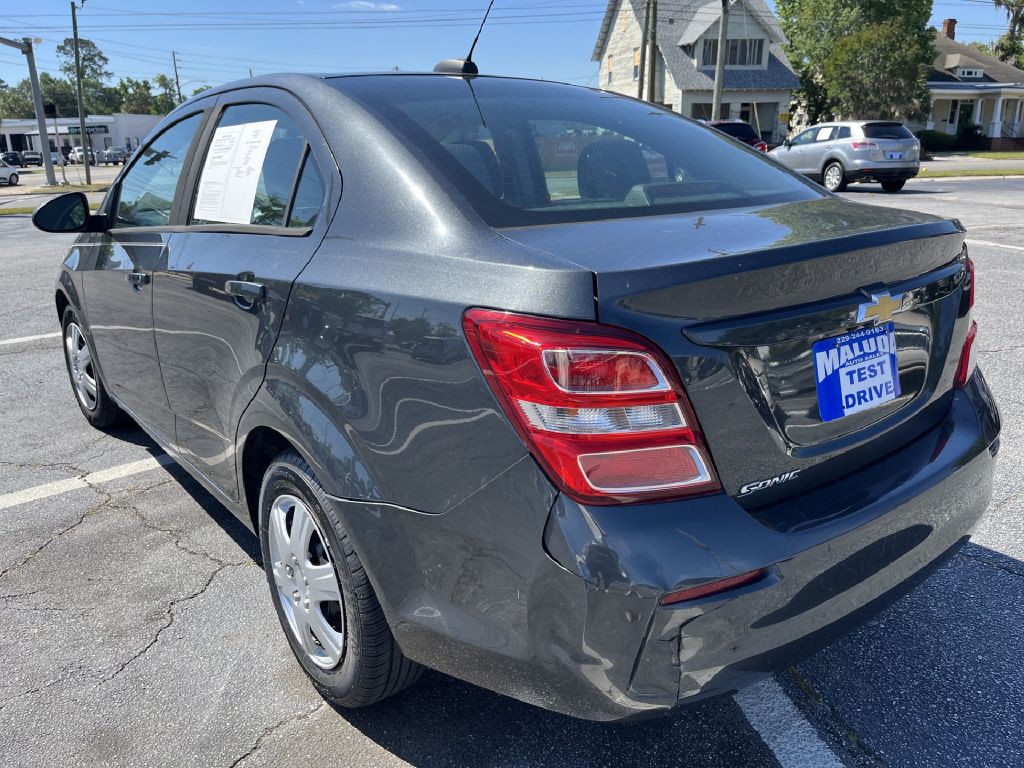 2018 Chevrolet Sonic Image 4