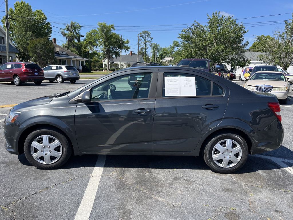 2018 Chevrolet Sonic Image 7