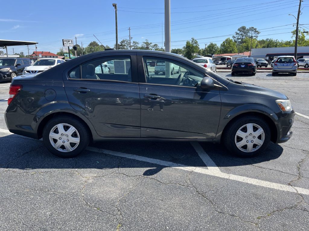 2018 Chevrolet Sonic Image 8