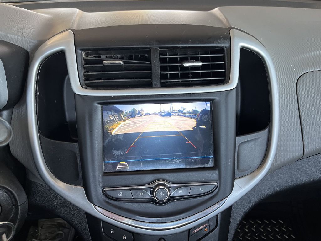 2018 Chevrolet Sonic Image 16