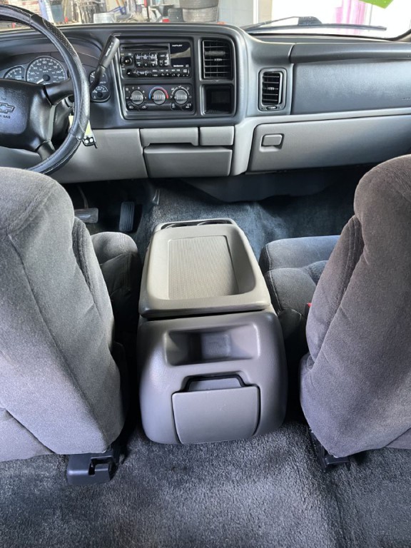 2002 Chevrolet Tahoe Image 16