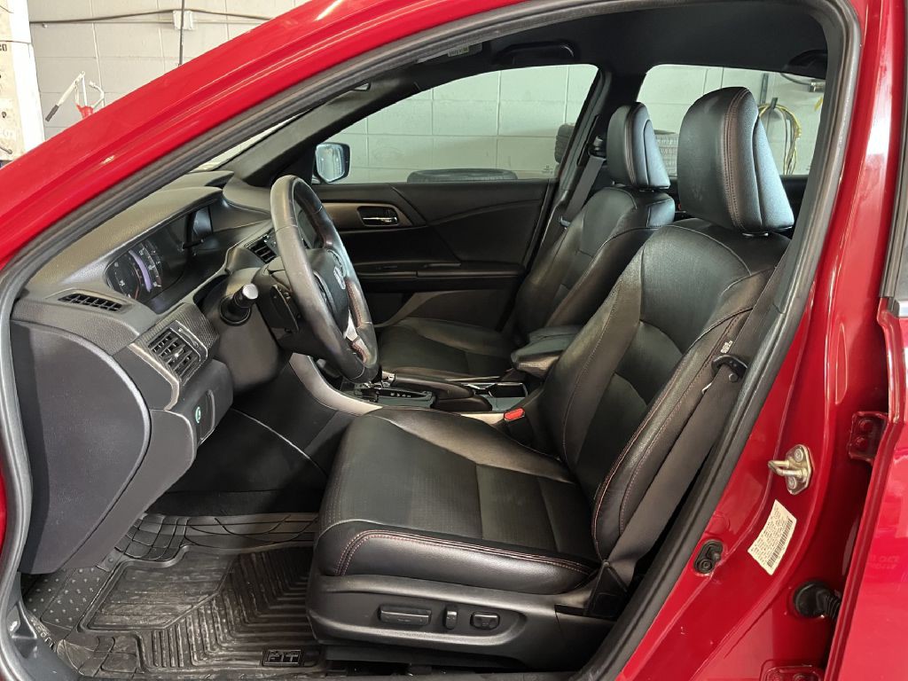 2017 Honda Accord Image 9