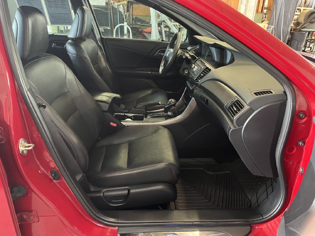 2017 Honda Accord Image 11