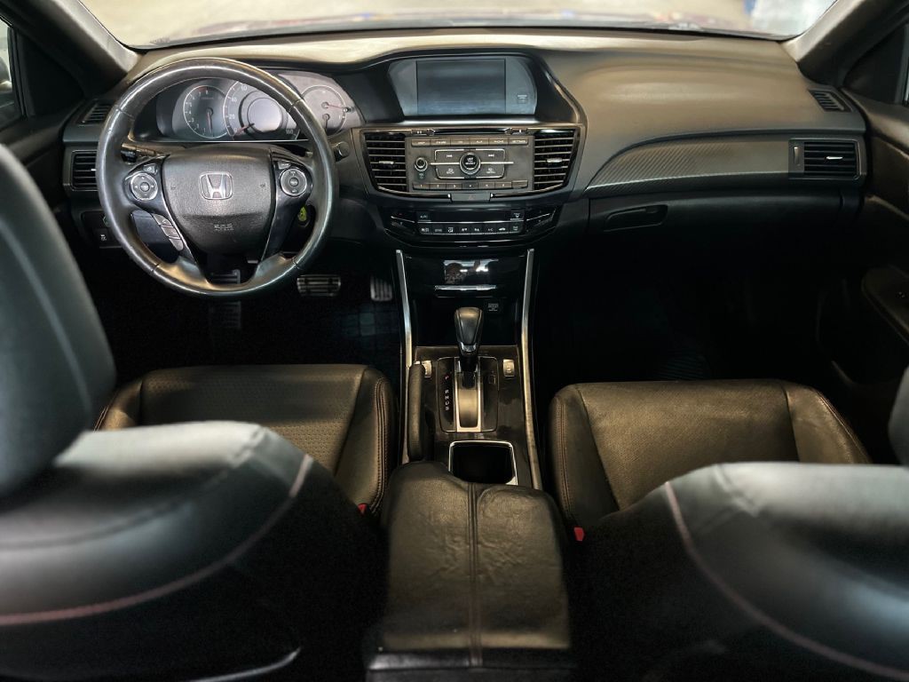 2017 Honda Accord Image 13