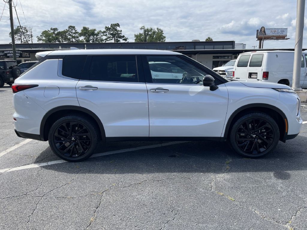 2023 Mitsubishi Outlander Image 8