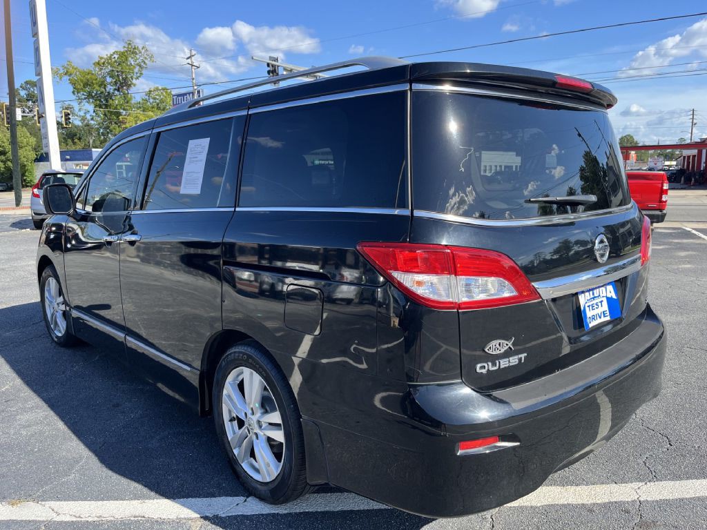 2014 Nissan Quest Image 3