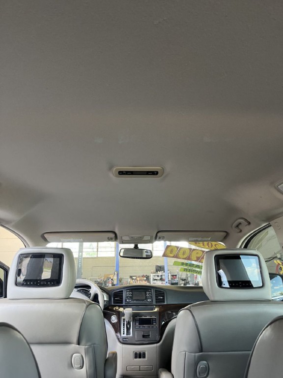2014 Nissan Quest Image 18