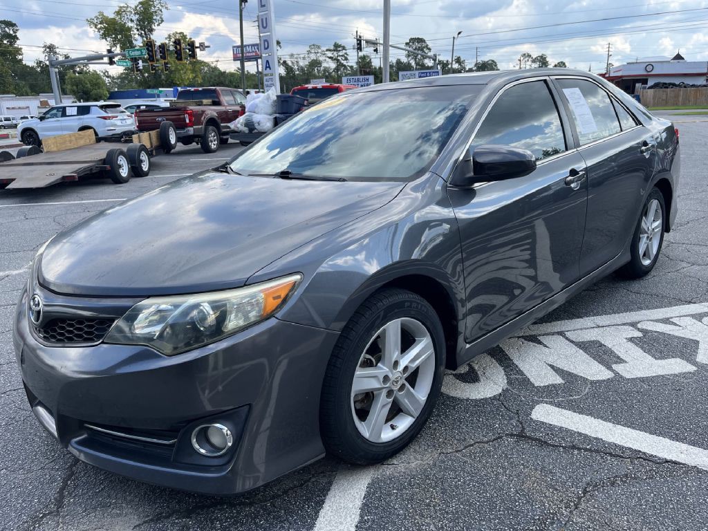 2012 Toyota Camry Image 2