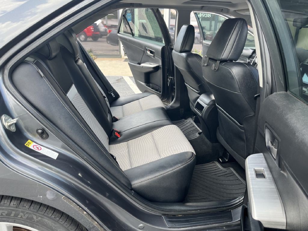 2012 Toyota Camry Image 12